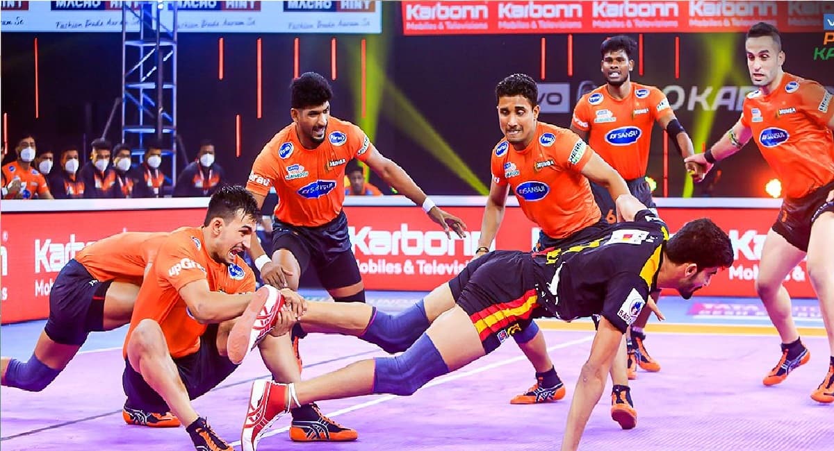 Pro Kabaddi League: यू मुंबा ने बेंगलुरु बुल्स को 45-34 से हराया, अभिषेक सिंह का सुपर 10 रेड
