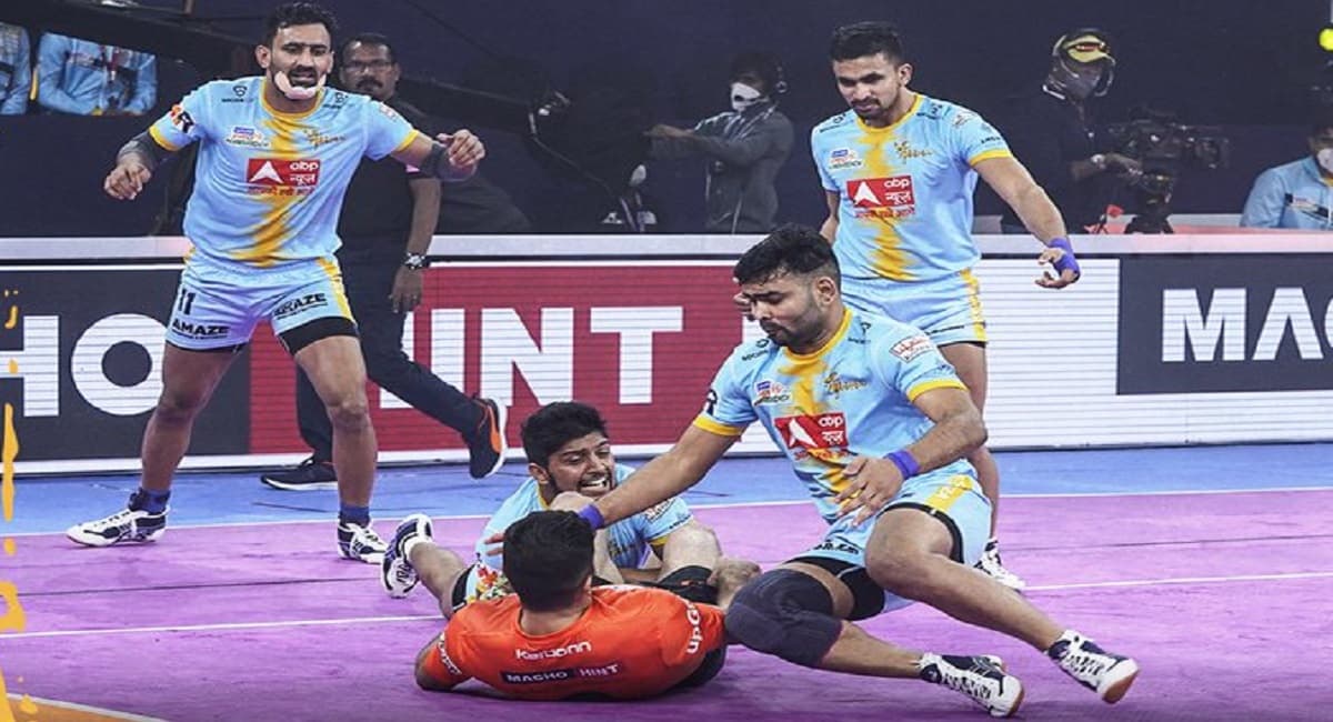 Pro Kabaddi League: यू मुंबा और यूपी योद्धा का मुकाबला 28-28 से ड्रॉ, अजित और सुरेंद्र के बीच दंगल
