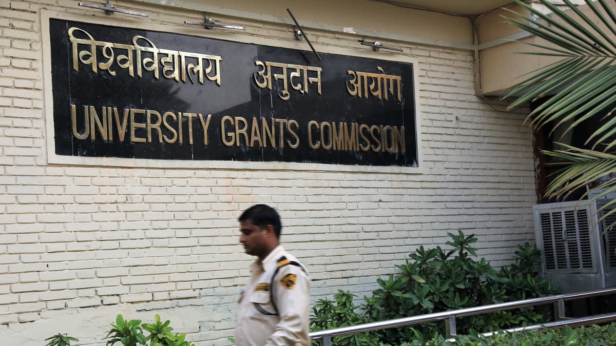 UGC के नए फरमान से टेंशन में देशभर की यूनिवर्सिटी, Covid 19 से 100 साल पहले कैसे बचा था भारत