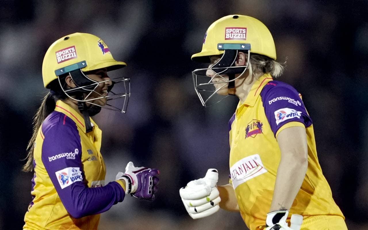 RCB vs UPW, WPL 2023: यूपी वारियर्स ने आरसीबी को 10 विकेट से रौंदा, एलिस हीली ने जड़े 96 रन, देखें तस्वीरें