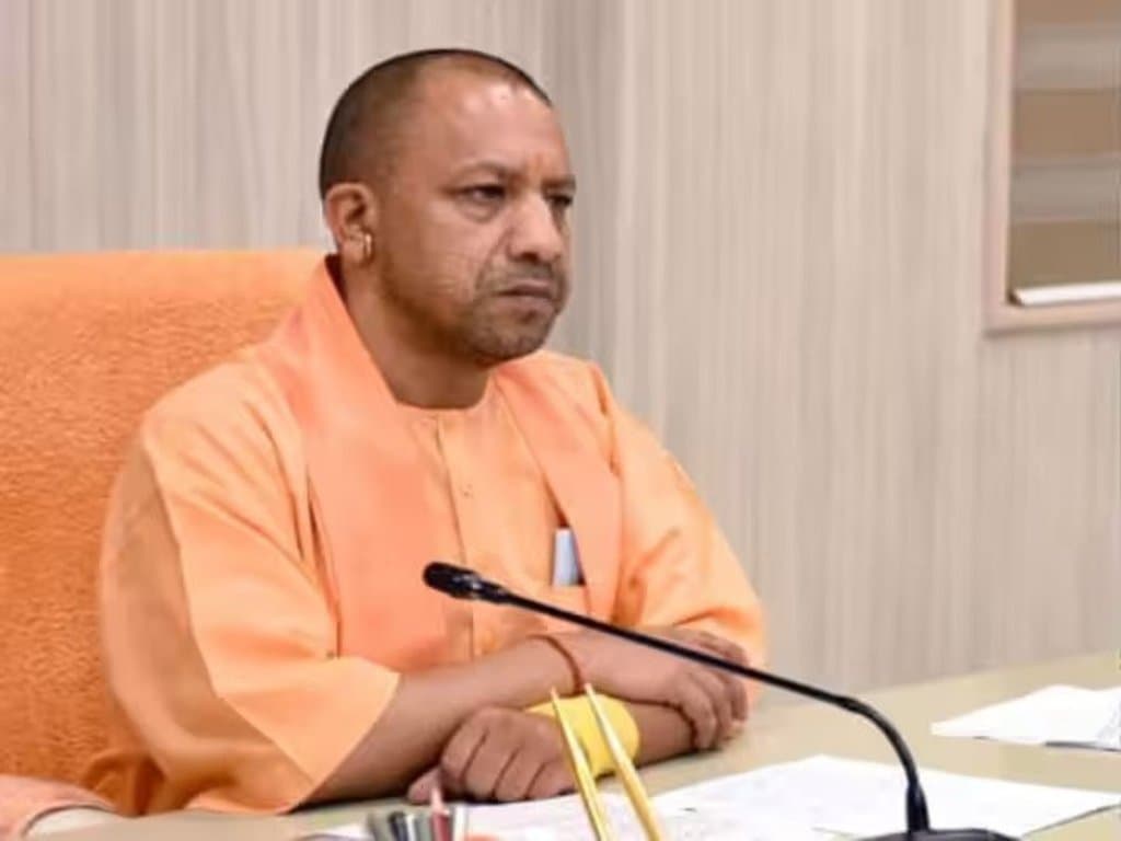 UP Cabinet Meeting: सीएम योगी आदित्यनाथ ने आज बुलाई कैबिनेट मीटिंग, इन प्रस्तावों को मिल सकती है हरी झंडी