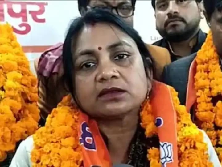 UP Chunav 2022 में अजब-गजब रंग, सपा की घोषित प्रत्याशी को भाजपा ने दे दिया टिकट