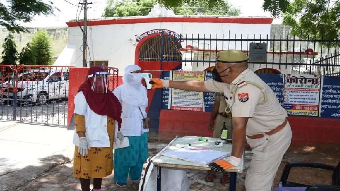 Coronavirus Spread : यूपी के झांसी जेल में कोरोना ब्लास्ट, 120 कैदी हुए संक्रमित