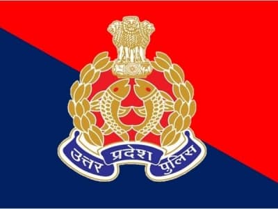 Agra News: आगरा पुलिस ने हेल्थ इंश्योरेंस कंपनी से पीड़ित को दिलवाया क्लेम, युवक ने एसपी को कहा धन्यवाद...