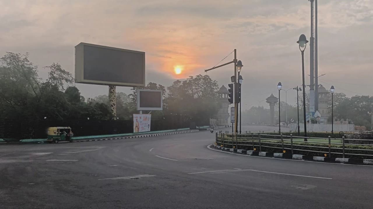 UP Weather Update: यूपी में उमस का सितम जारी, सितंबर में नहीं मिली राहत, जानें अक्टूबर में कैसा रहेगा मौसम