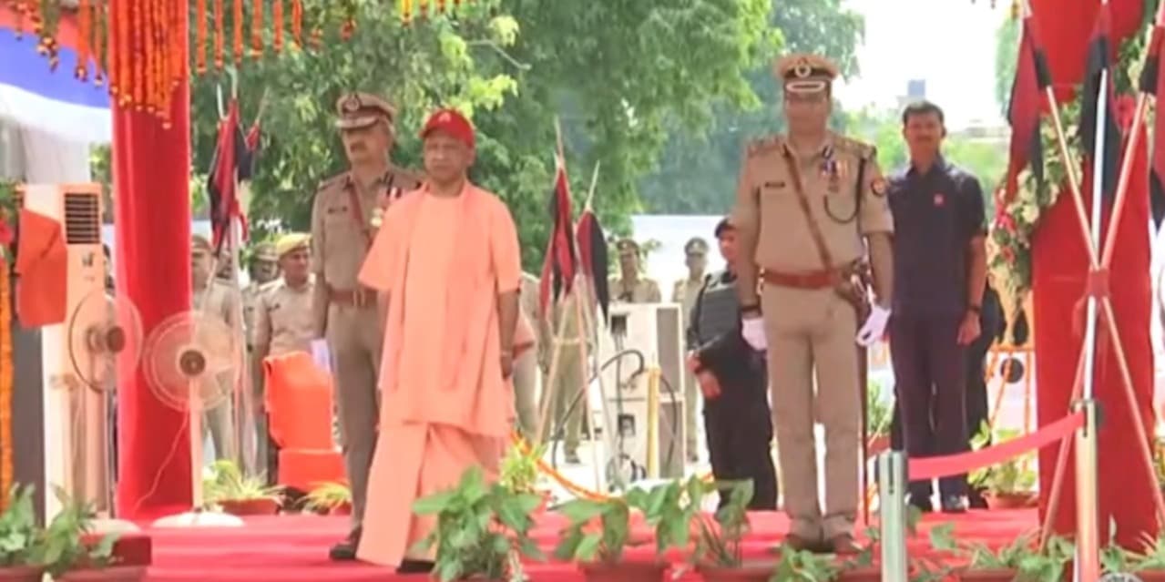 UP Police को मिले 15,000 से अधिक नए सिपाही, मॉडर्न क्रिमिनल्स से लड़ने के लिए दी गई एडवांस ट्रेनिंंग UP Police को मिले 15,000 से अधिक नए सिपाही, मॉडर्न क्रिमिनल्स से लड़ने के लिए दी गई एडवांस ट्रेनिंंग
