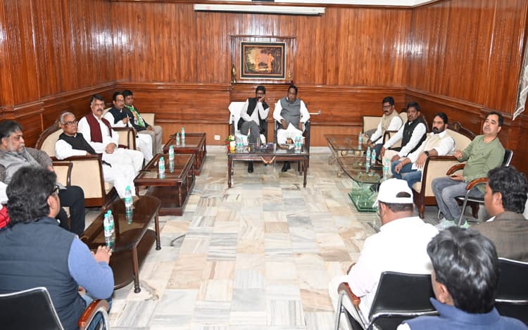 Jharkhand News: रामगढ़ उपचुनाव में भी यूपीए दिखाएगा दम-खम, सीएम हेमंत सोरेन ने बैठक में कही ये बात