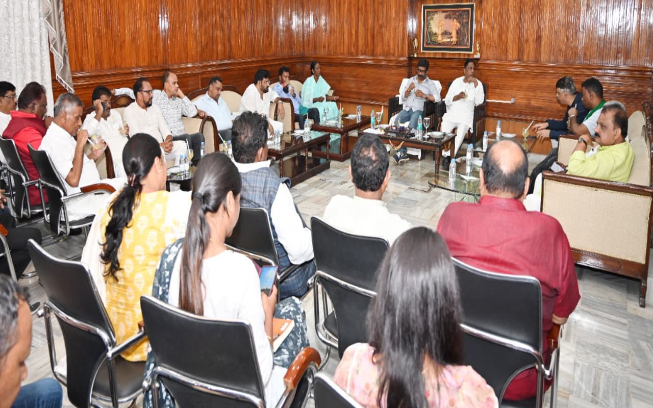 Hemant Soren Disqualified: UPA विधायकों की बैठक में सभी ने दिखायी एकजुटता, कहा- हम हैं इंटैक्ट