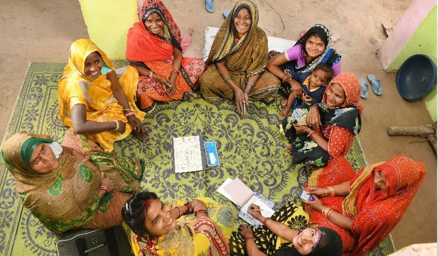 How To: कैसे बनें घर-घर बैंकिंग सेवाएं पहुंचाने वाली बीसी सखी, 1544 ग्राम पंचायतों में पद खाली, ऐसे करें आवेदन