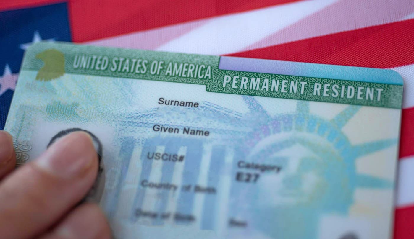 भारत के एक लाख नागरिकों का ग्रीन कार्ड खतरे में, कोर्ट पहुंचे 125 भारतीय-चीनी नागरिक