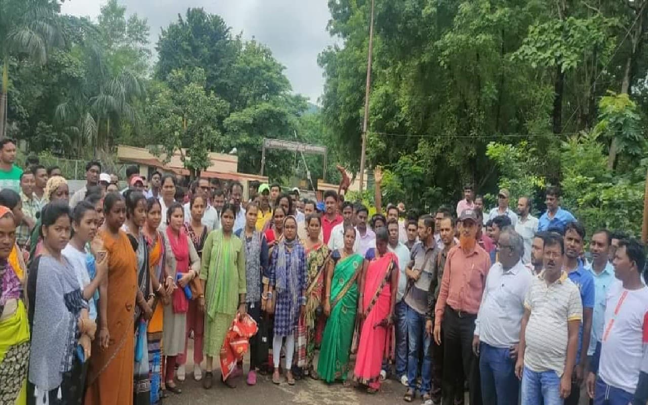 Jharkhand:यूरेनियम कॉरपोरेशन ऑफ इंडिया लिमिटेड जादूगोड़ा के मजदूरों का अनिश्चितकालीन हड़ताल शुरू, जानें वजह