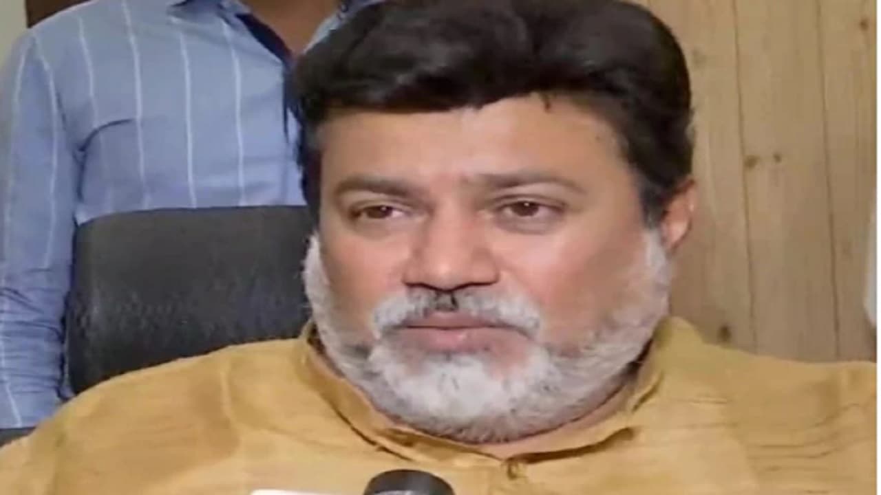 Maharashtra: शिंदे गुट के विधायक की गाड़ी पर हमला मामला, शिवसेना की पुणे इकाई के प्रमुख सहित 6 गिरफ्तार