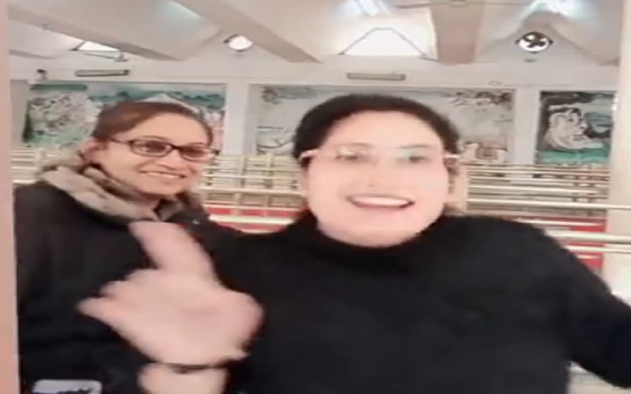 उज्जैन महाकालेश्वर मंदिर परिसर में महिला सुरक्षाकर्मियों का डांस वीडियो वायरल, बर्खास्त