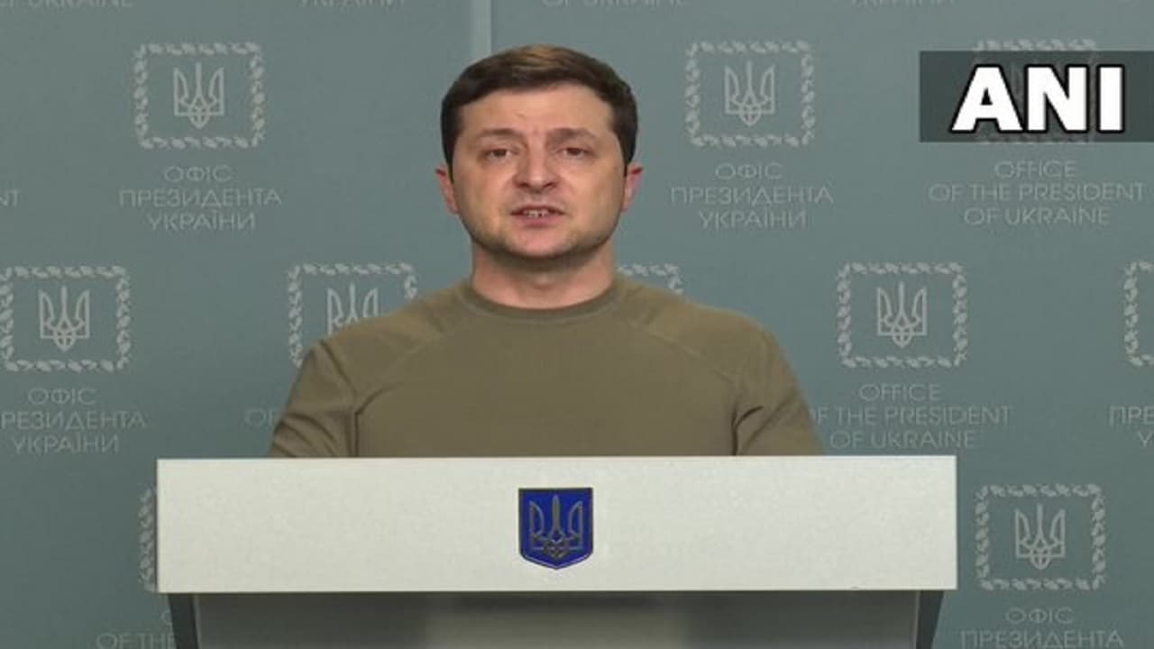 Ukraine में रूस की संपत्ति जब्त करने की मिलेगी अनुमति, राष्ट्रपति जेलेंस्की ने नए कानून पर किए हस्ताक्षर