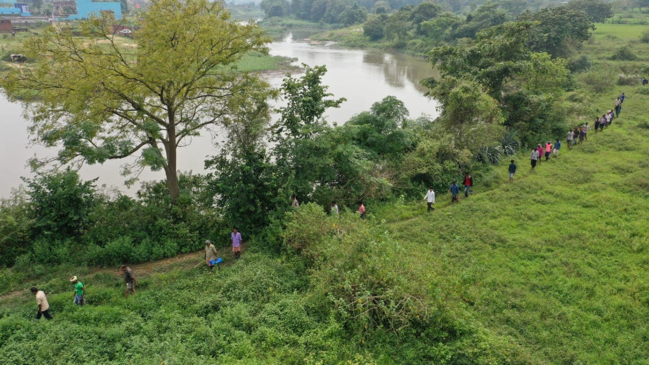चौथे दिन ड्रोन कैमरे से नाले में दिखा एक शव, मेयर के साथ हुंडरागढ़ा की ओर दौड़े हजारीबाग से आये लोग