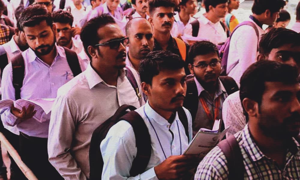 बिहार में बढ़ी रोजगार मांगने वाले बेरोजगारों की तादाद, ताजा आकड़ों से समझें कैसे हैं हालत