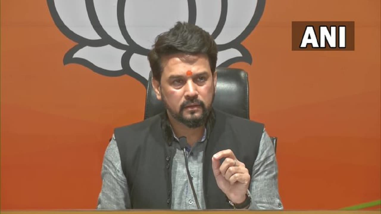 दिल्ली शराब नीति पर अनुराग ठाकुर ने अरविंद केजरीवाल को दी चुनौती, मनीष सिसोदिया की PC के बाद किया पलटवार