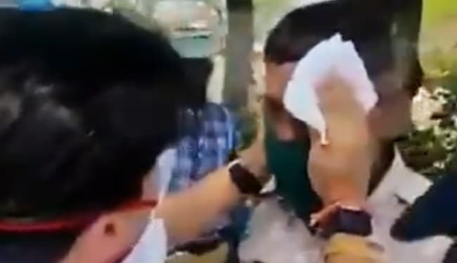 भाजपा नेता ने दिखायी दरियादिली, काफिले के सामने गिर कर घायल हुए पुलिसकर्मी का ज्योतिरादित्य सिंधिया ने किया उपचार