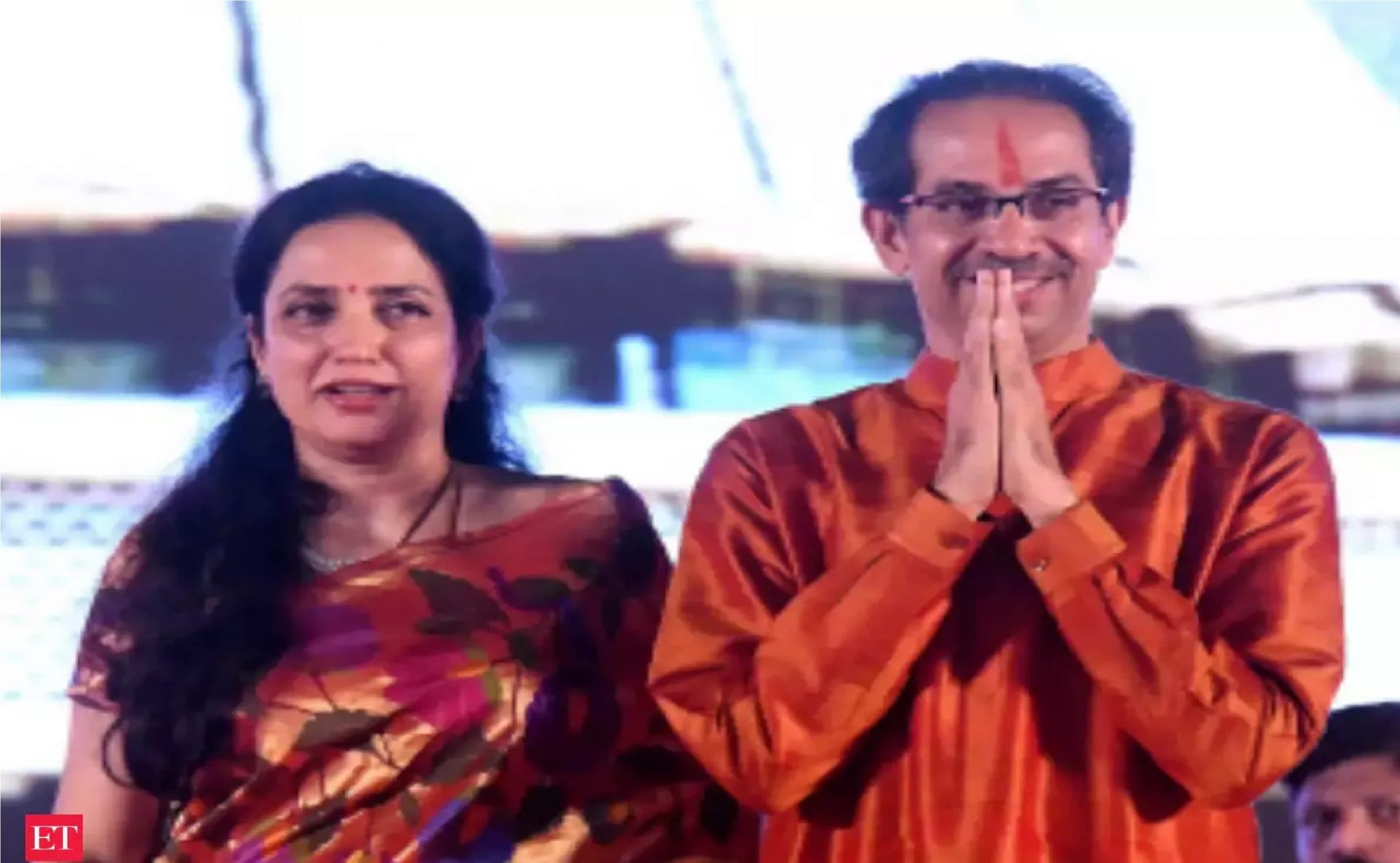 अब भाजपा ने उद्धव ठाकरे, उनकी पत्नी और युवा सेना प्रमुख के खिलाफ दर्ज करा दी शिकायत