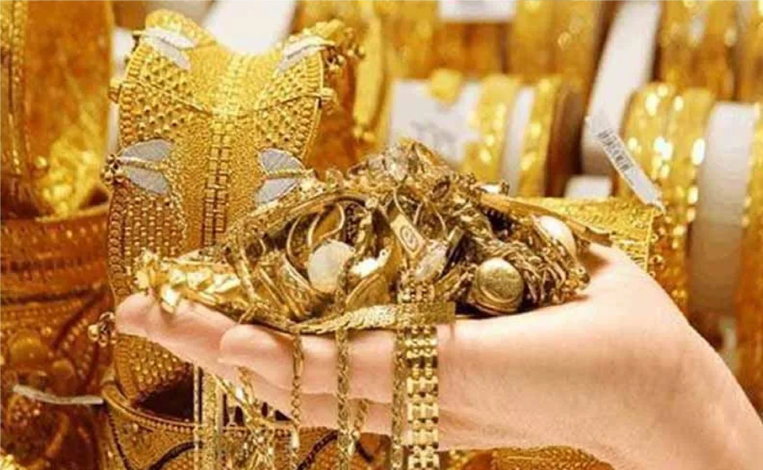 Gold-Silver Price: गोवर्धन पूजा पर लुढ़का सोने-चांदी का भाव, खरीदारी का है बेहतरीन मौका, देखें आज का भाव