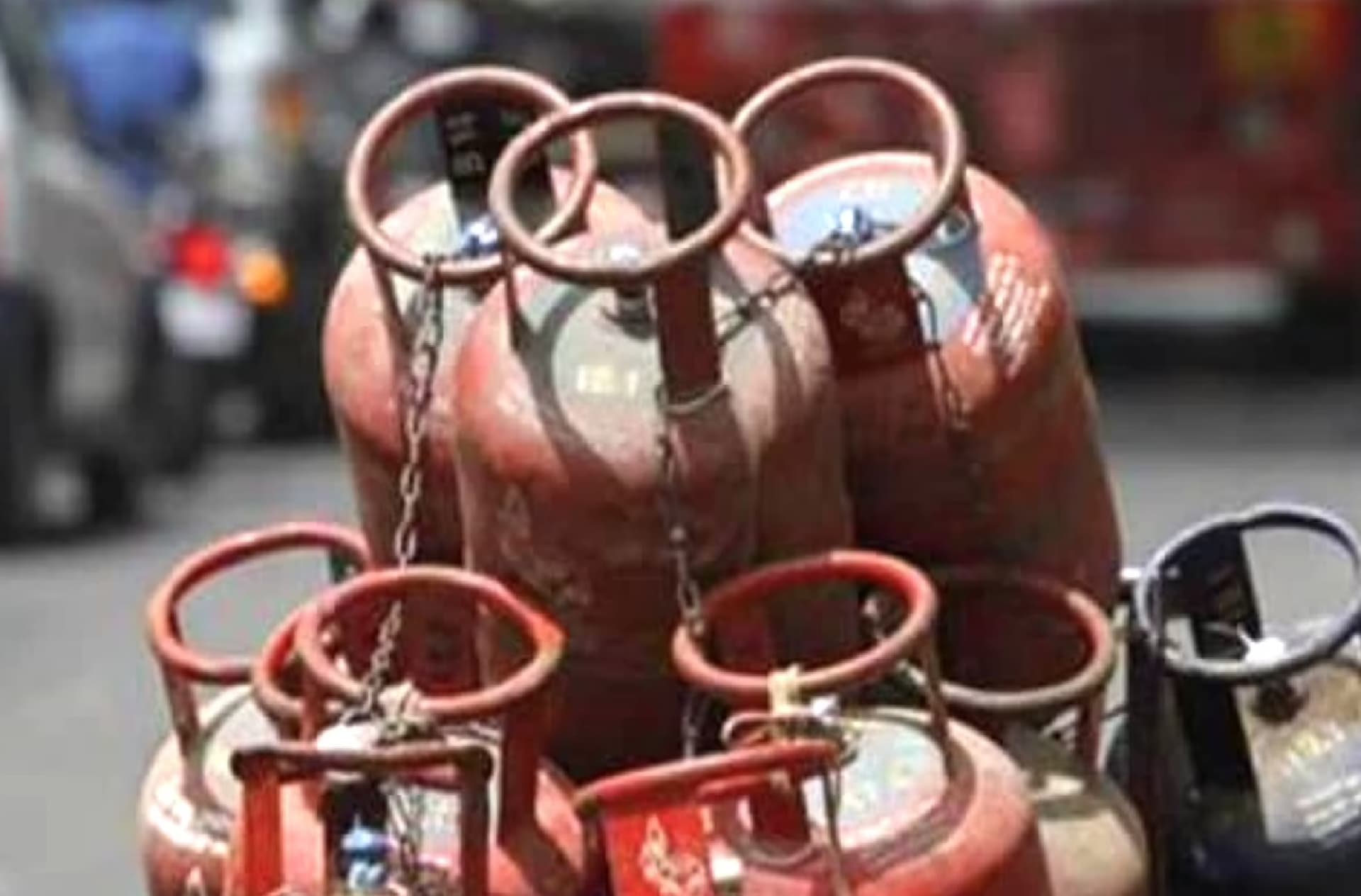 10 रुपये का इंजेक्शन 400 में बेचने वाली डॉक्टर सहित तीन पर केस दर्ज, छापेमारी टीम को देखते ही हुए फरार