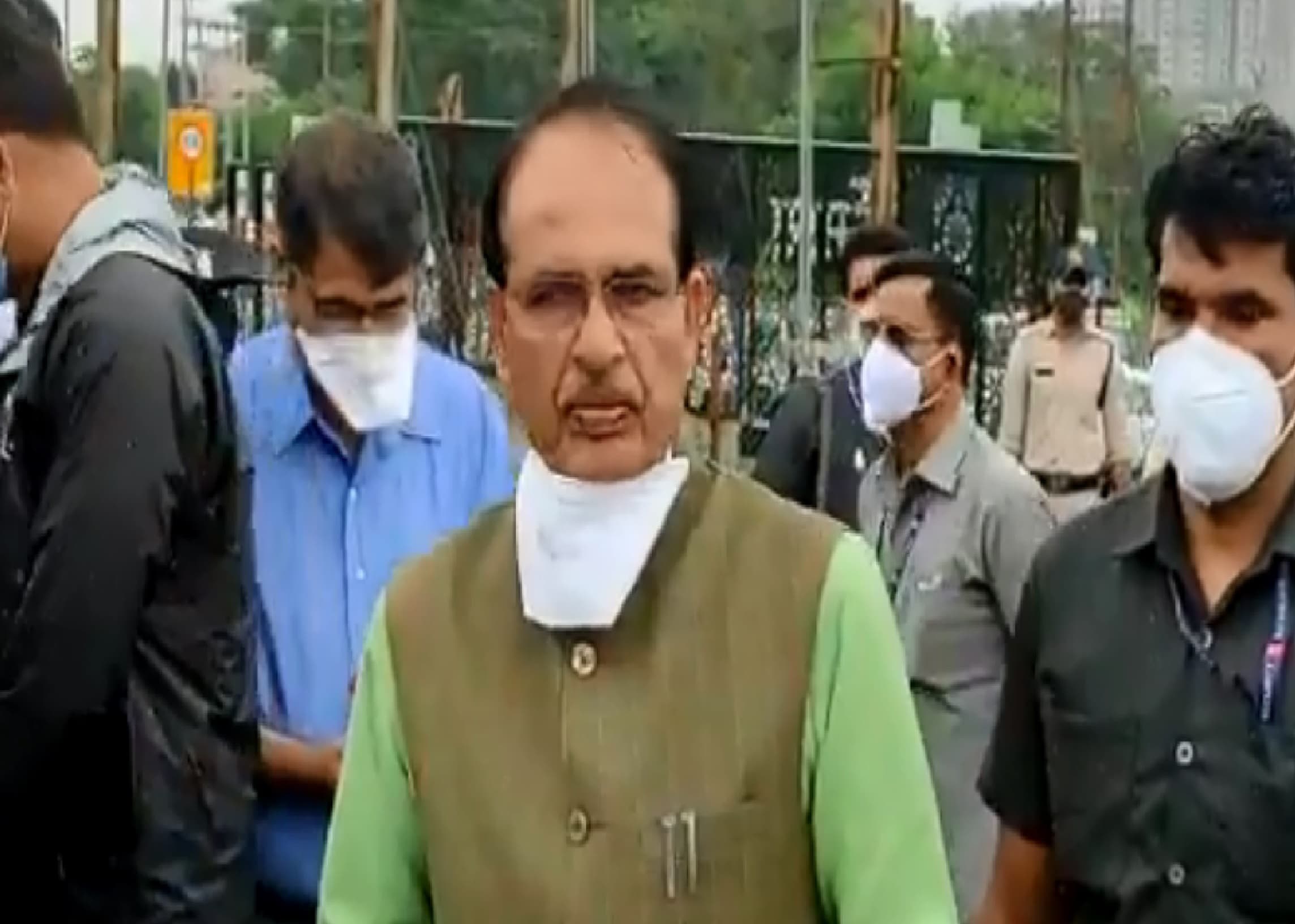 MP Flood Alert : शिवराज सिंह बोले स्थिति गंभीर है, संपर्क माध्यम ठप