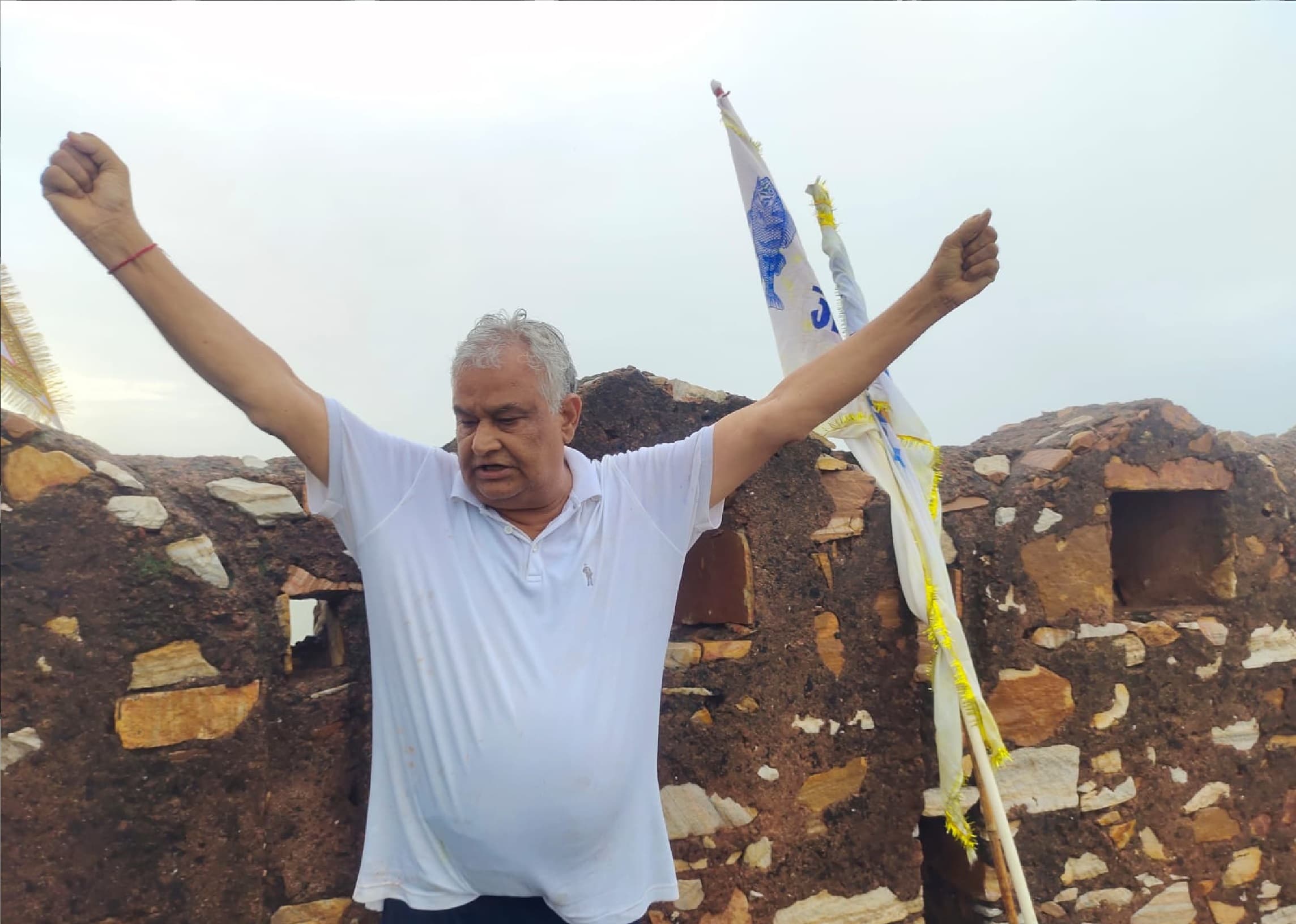 राजस्थान : भाजपा सांसद गिरफ्तार,आमागढ़ के किले पर रोक के बावजूद फहरा दिया झंडा