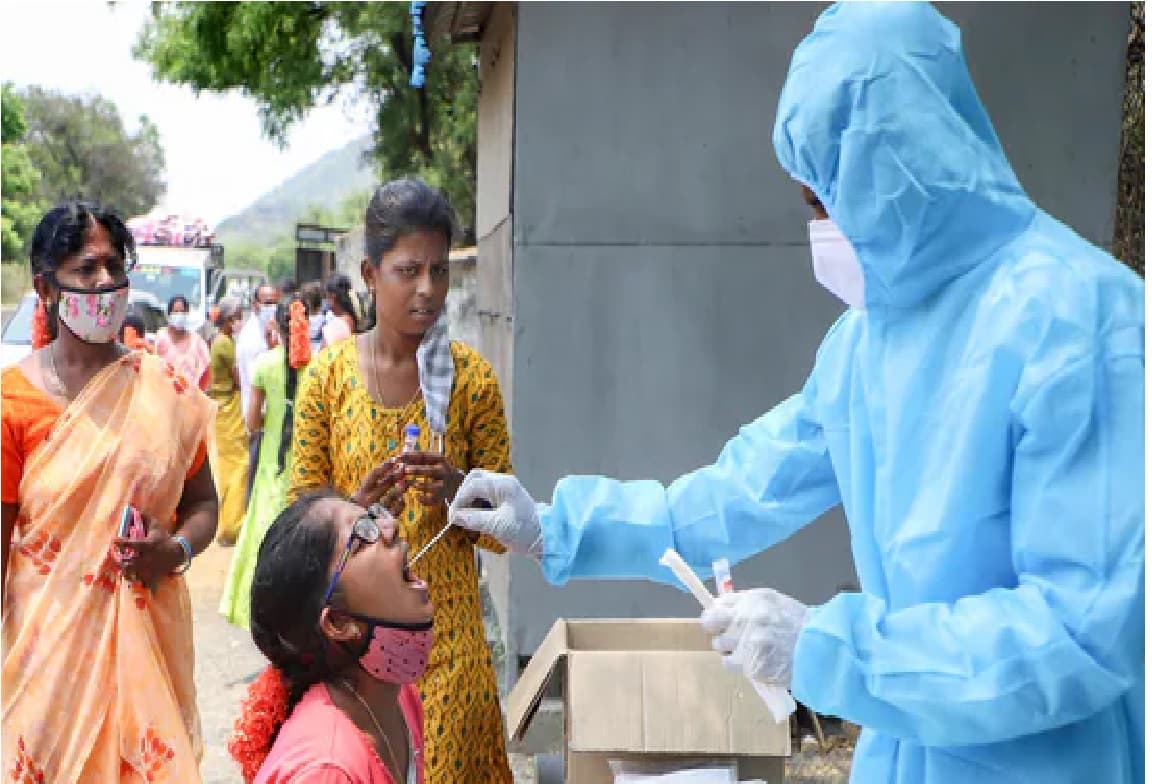 Corona Third Wave :  कोरोना संक्रमण की तीसरी लहर को लेकर क्या कहते हैं एक्सपर्ट, कितना होगा खतरनाक