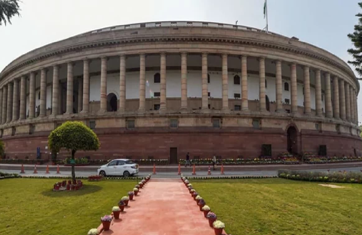 मानसून सत्र शुरू होने से पहले सरकार ने बुलायी सर्वदलीय बैठक, विपक्ष की क्या है रणनीति ?