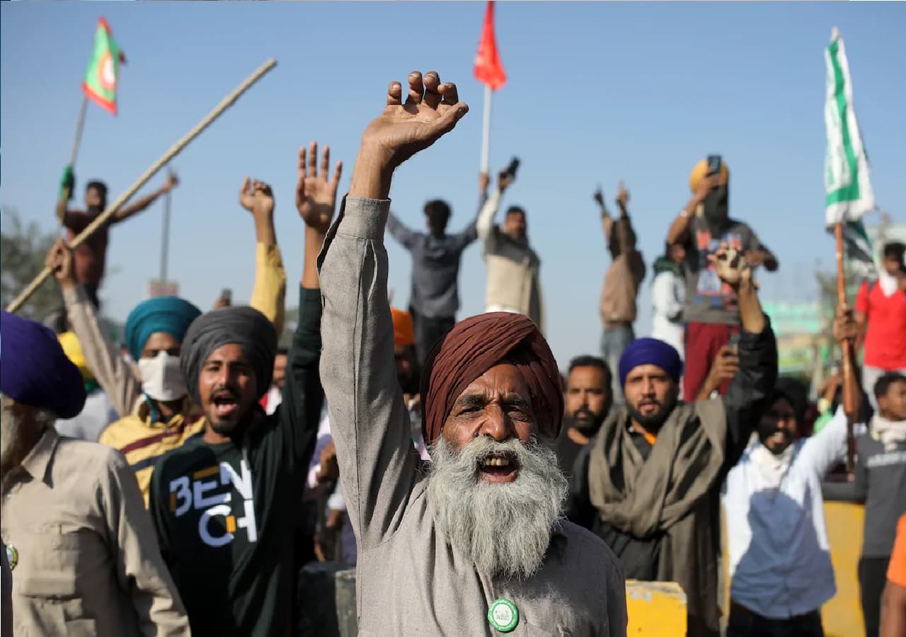Farmers' Protest Update : गाजीपुर बॉर्डर पर भिड़े किसान और भाजपा कार्यकर्ता, तोड़फोड़