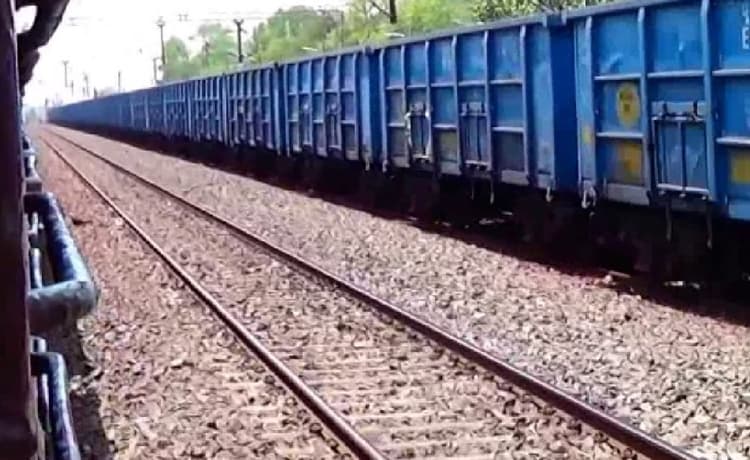 Coronavirus Update India: तीन सप्ताह में कोरोना संक्रमण के मामलों में आयी 50 फीसदी की गिरावट