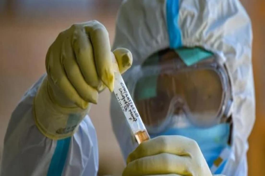 देश में कोरोना संक्रमण की रफ्तार में आयी कमी लेकिन मौत के आंकड़े अब भी उच्चस्तर पर