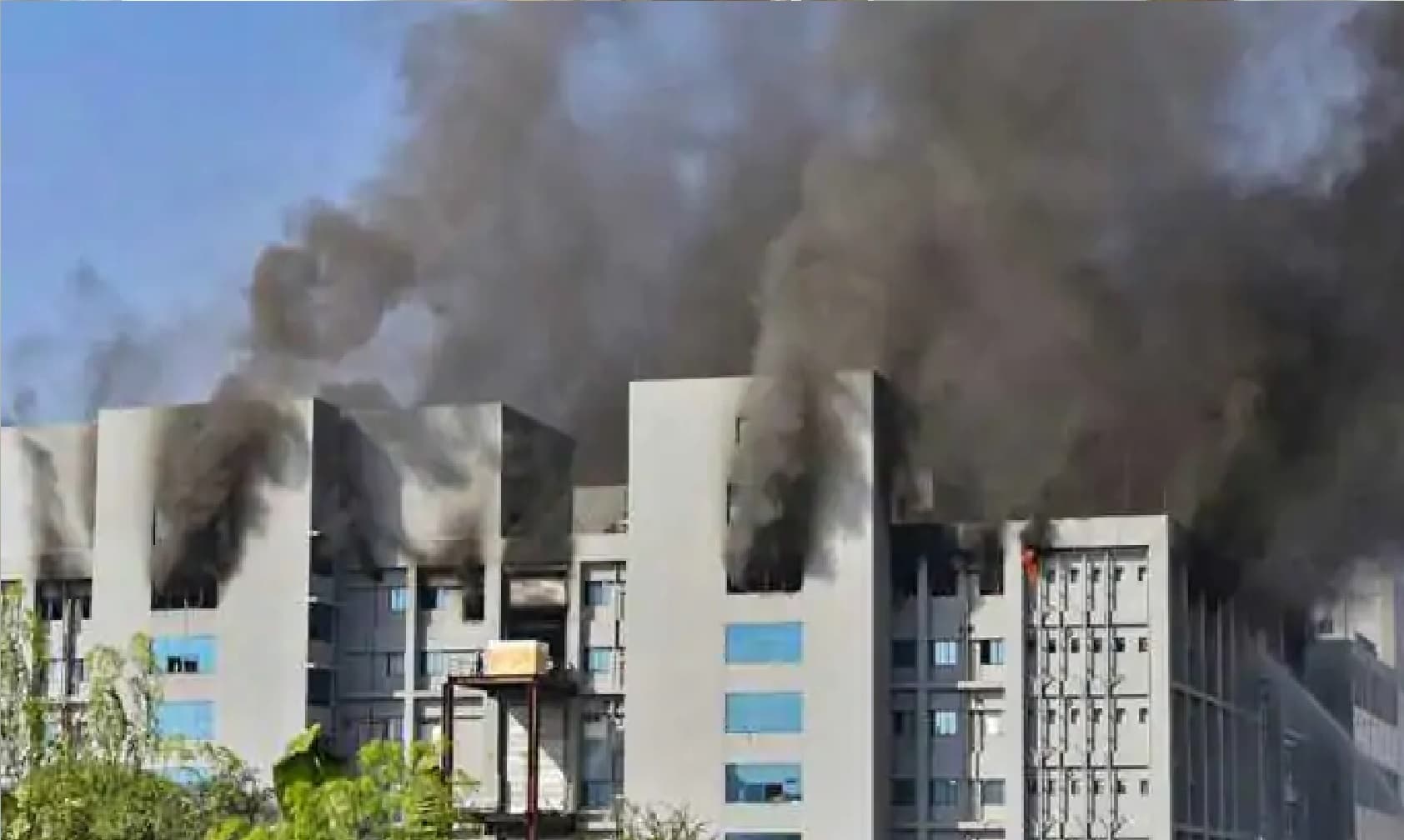Serum Institute Fire Update : सीरम इंस्टीट्यूट के प्लांट में लगी आग, यूपी, बिहार के रहने वाले मजदूरों की हुई मौत
