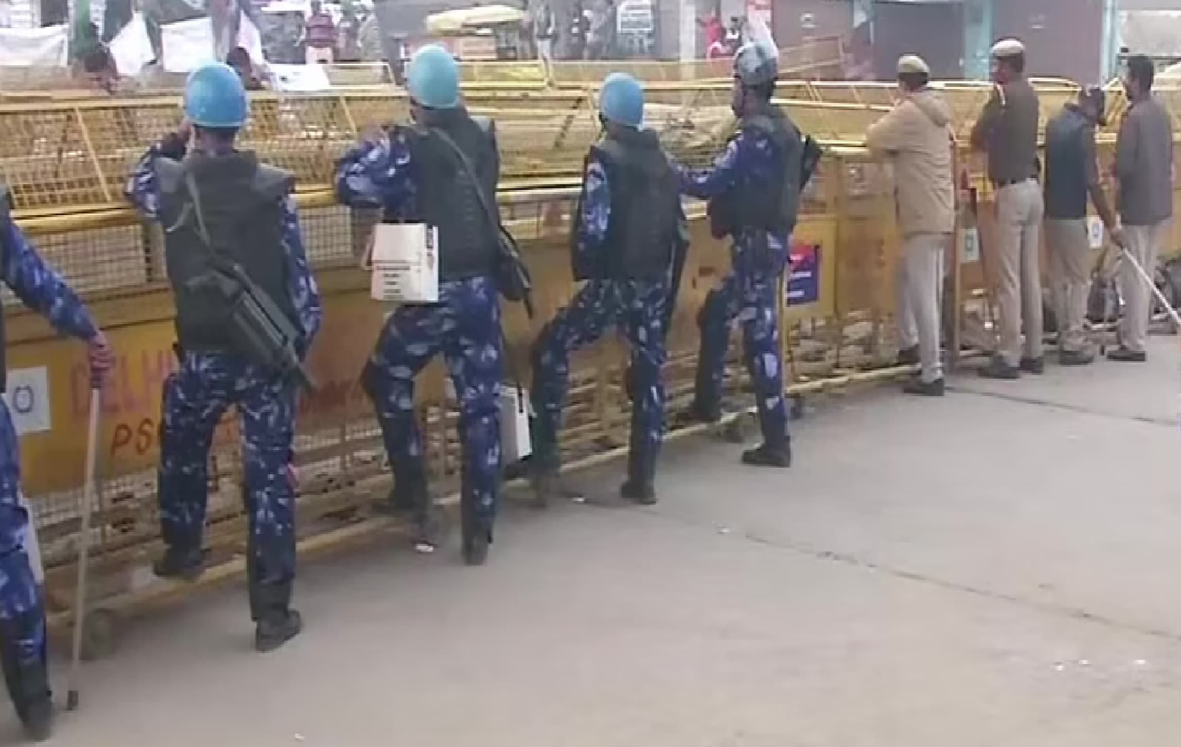 दिल्ली में गणतंत्र दिवस के मौके पर कड़ी है सुरक्षा फिर भी कोटला इलाके से चोरी हो गयी कार, हड़कंप