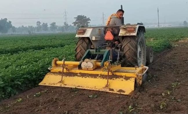 Kisan Andolan :  11 एकड़ में खड़ी आलू की फसल पर चलवा दिया ट्रैक्टर, जानिए वजह