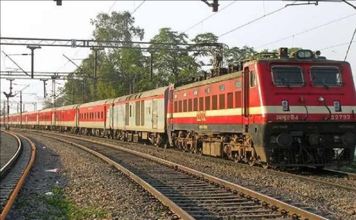 IRCTC/Indian Railway Latest News : पटरी पर लौट रही है रफ्तार, नयी ट्रेन की हई शुरूआत IRCTC/Indian Railway Latest News : पटरी पर लौट रही है रफ्तार, नयी ट्रेन की हई शुरूआत