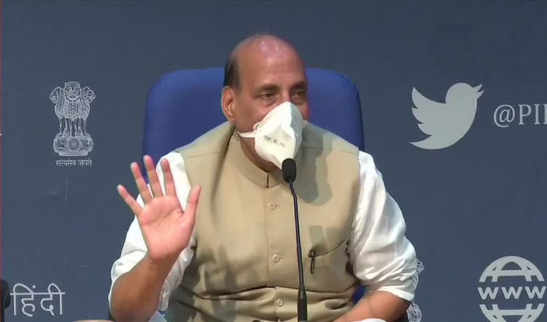 पाकिस्तान के बाद चीन भारत के साथ सीमा विवाद किसी अभियान के जैसे खड़ा कर रहा है: राजनाथ पाकिस्तान के बाद चीन भारत के साथ सीमा विवाद किसी अभियान के जैसे खड़ा कर रहा है: राजनाथ