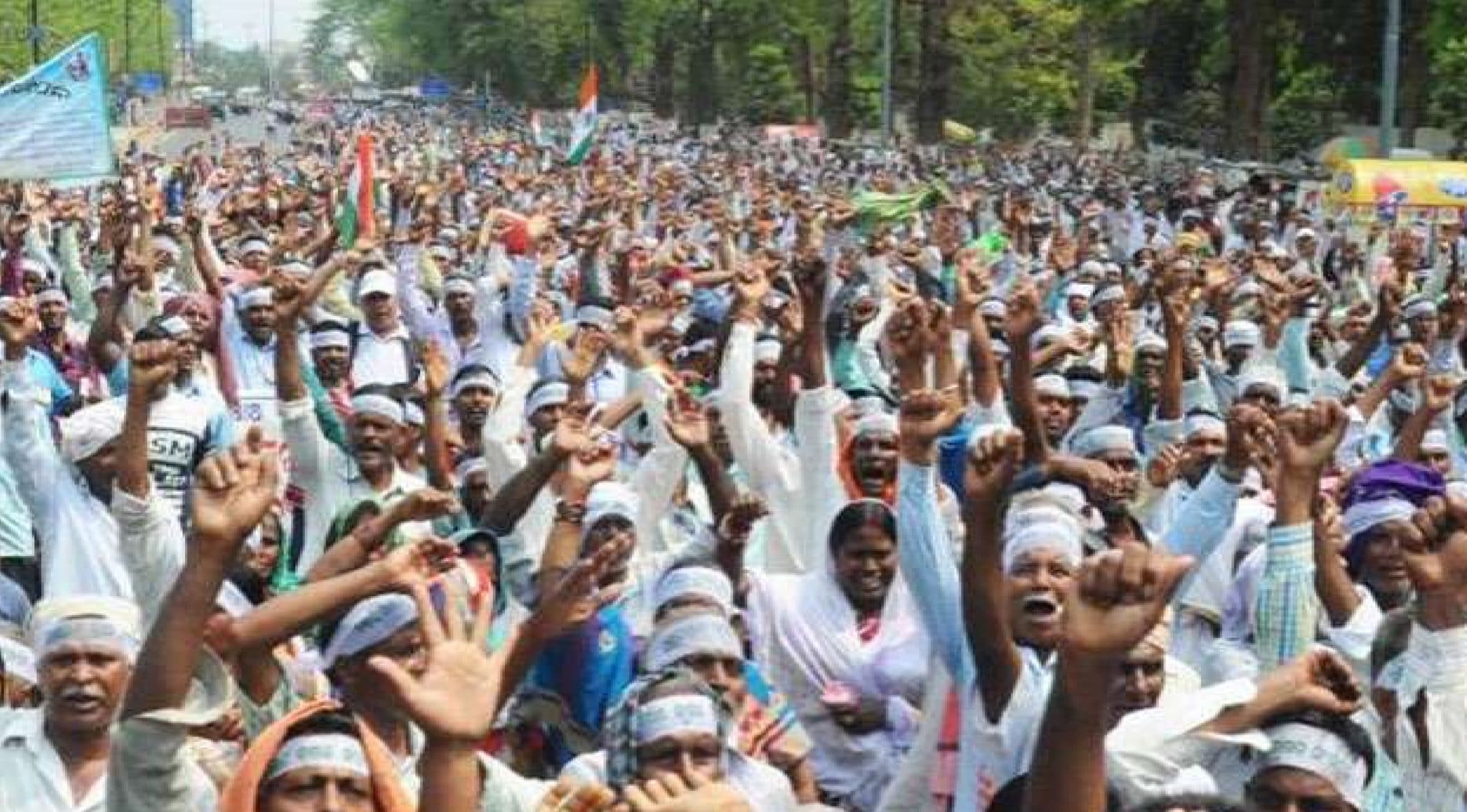 दिल्ली कूच कर रहे किसानों को रोका गया,आंसू गैस के गोले छोड़े गये, किसानों ने किया भारत बंद का ऐलान