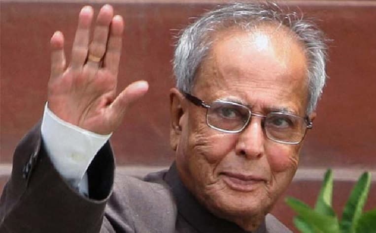 इंदिरा गांधी के बेहद खास थे प्रणब दा... नाराज होकर कांग्रेस से अलग पार्टी बना ली थी, एक नजर राजनीतिक सफरनामे पर