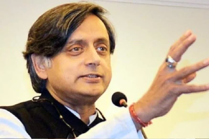 कोरोना संक्रमित होने के बाद गृहमंत्री ने एम्स के बजाय निजी अस्पताल को चुना, मै हैरान हूं:  थरूर
