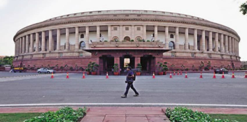 4 लेयर के सुरक्षा घेरे में चौबंद है संसद भवन, आसान नहीं है अभेद्य किले में सेंध लगाना