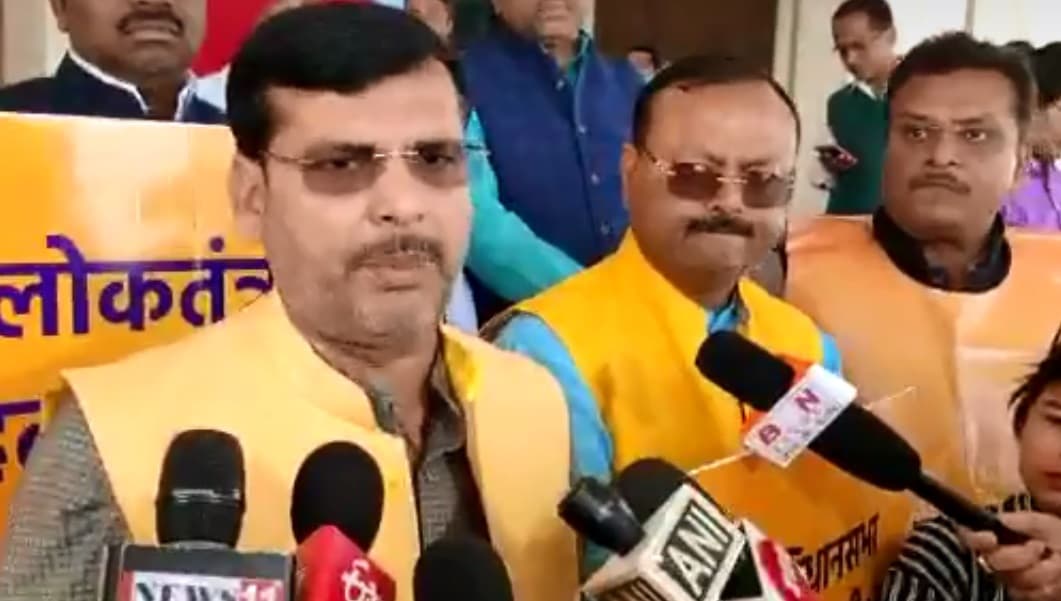 आज भी हंगामेदार रहा विधानसभा सत्र : अनंत बोले हेमंत से ज्यादा अनुभवी हैं, स्टीफन उन्हें मुख्यमंत्री बना दें