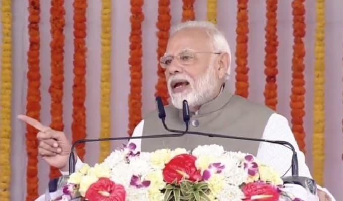 दिव्यांगजनों से बोले पीएम मोदी हमने काम किया है आप पुराने दिन याद कीजिए