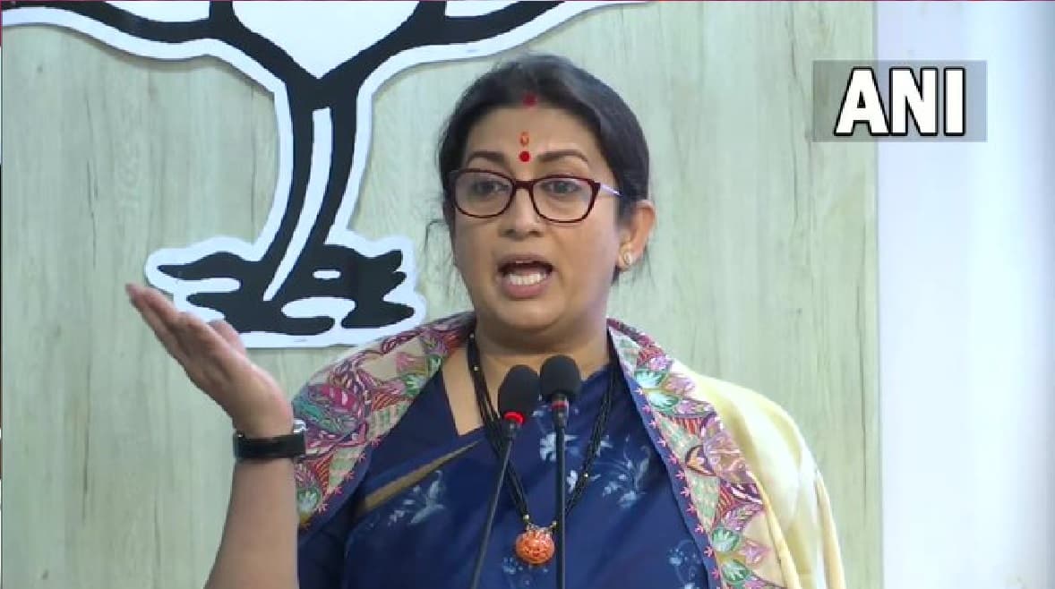 स्मृति ईरानी के कार्यक्रम में भिड़े BJP-NCP कार्यकर्ता, एनसीपी का आरोप, भाजपा ने किया महिला सदस्य पर हमला
