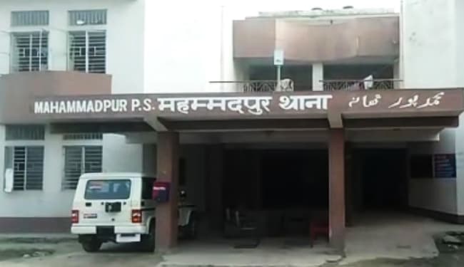 Bihar News : शराबकांड में बड़ी हुई कार्रवाई, महम्मदपुर के धंधेबाजों की नीलाम होगी संपत्ति, चिपका इश्तेहार