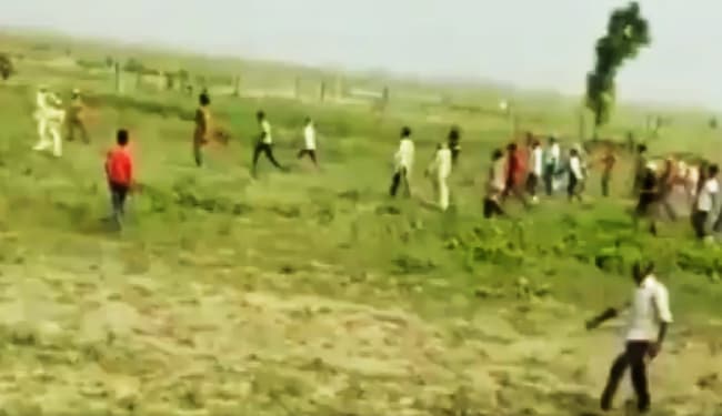 बलिया मामले में पुलिस ने घोषित किया 50 हजार रुपये का इनाम, तीन आरोपित गिरफ्तार, मुख्य आरोपित अब भी फरार