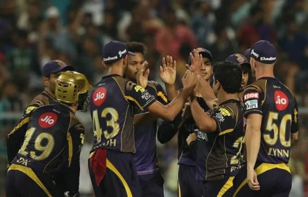 IPL 2020: एक सप्ताह के कोरेंटिन के बाद पहली बार एक-दूसरे से मिले KKR के खिलाड़ी