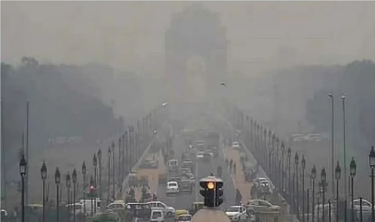 दिल्ली में बढ़ते प्रदूषण पर आज सुप्रीम कोर्ट में सुनवाई, हवा की गुणवत्ता बेहद खराब