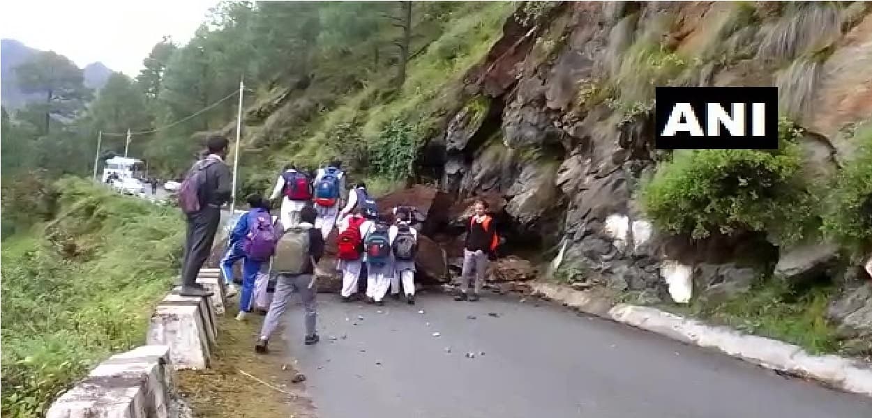 उत्तराखंड में बद्रीनाथ नेशनल हाइवे पर भूस्खलन, रास्ता बंद