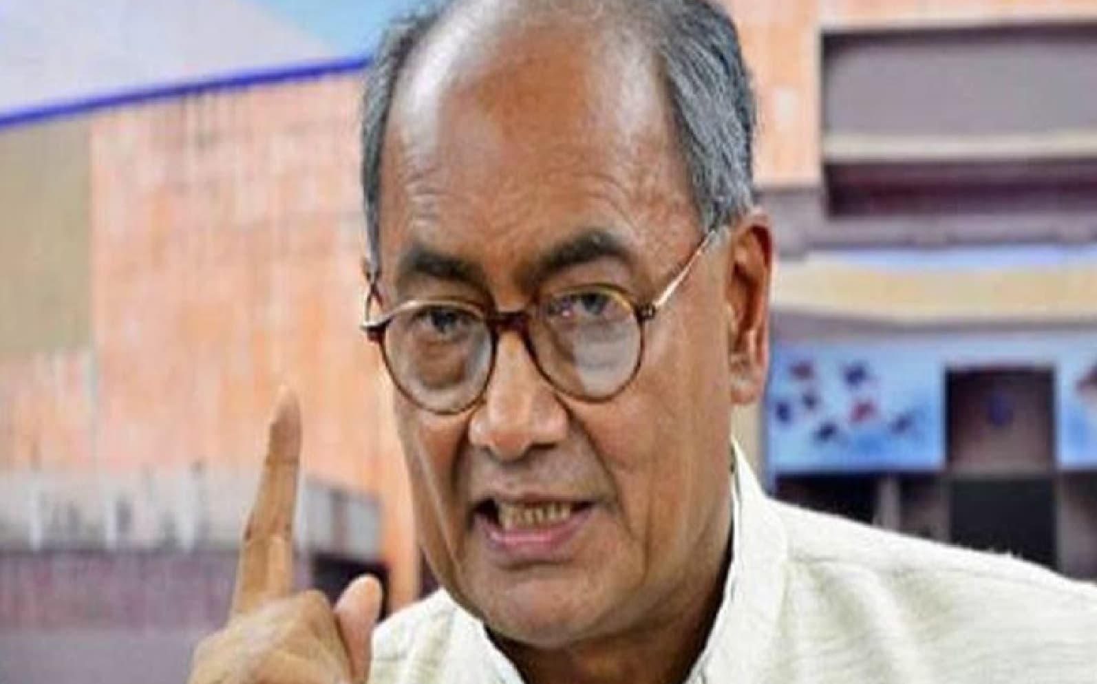 Bihar Politics दिग्विजय के बिगड़े बोल- भारत माता के दो संतान एक लायक, दूसरा नालायक